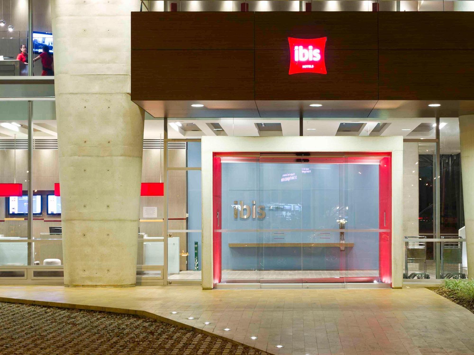 ホテル Ibis メデジン エクステリア 写真