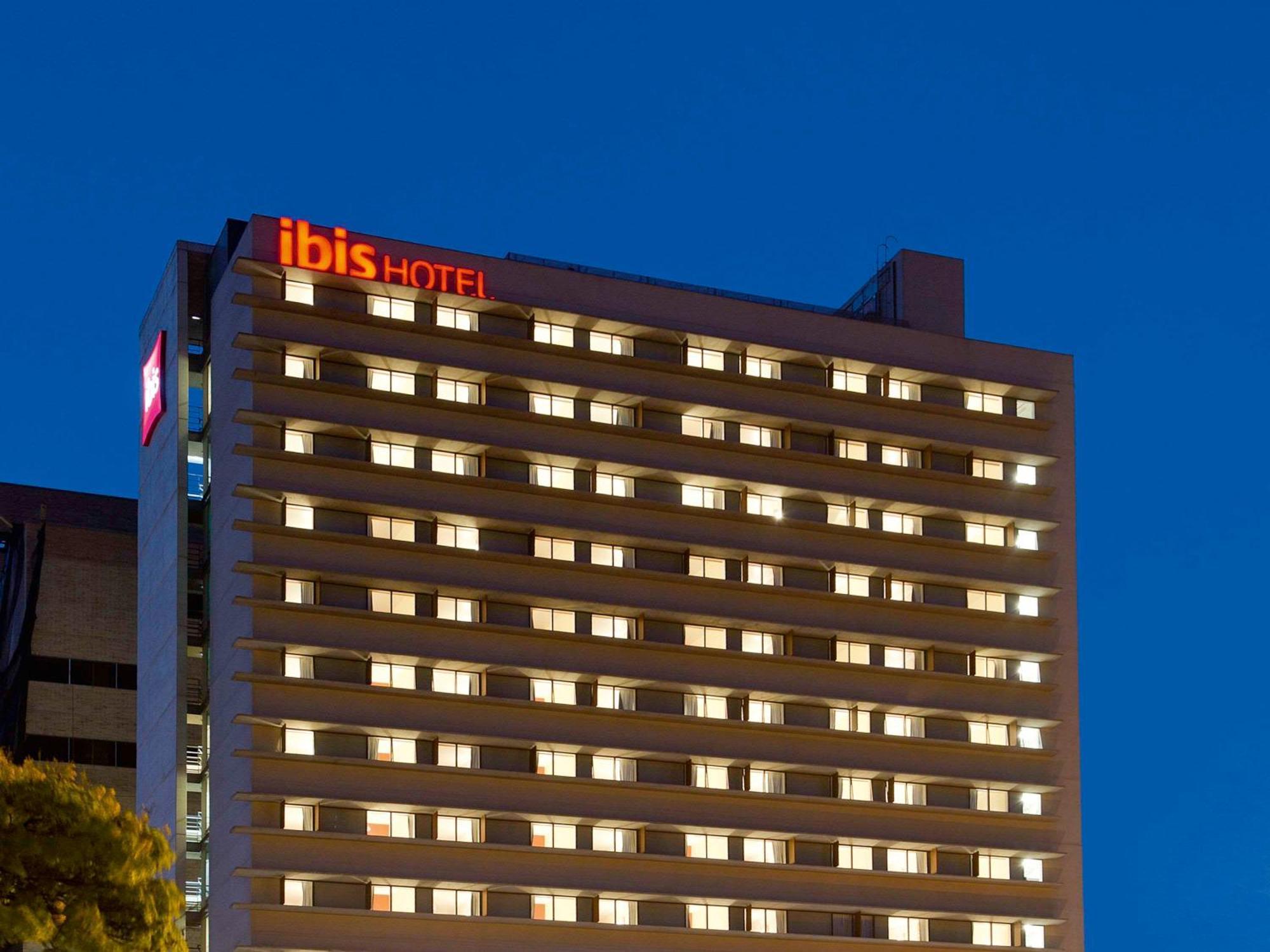 ホテル Ibis メデジン エクステリア 写真