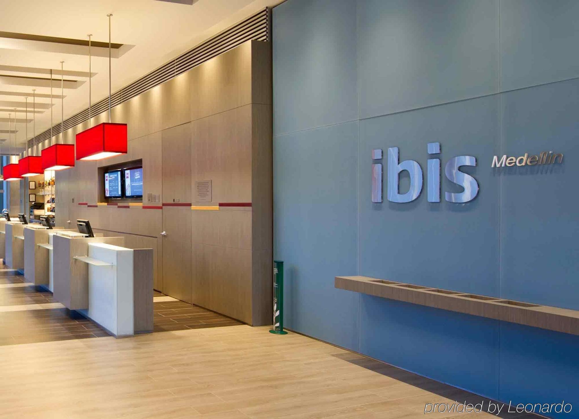 ホテル Ibis メデジン エクステリア 写真